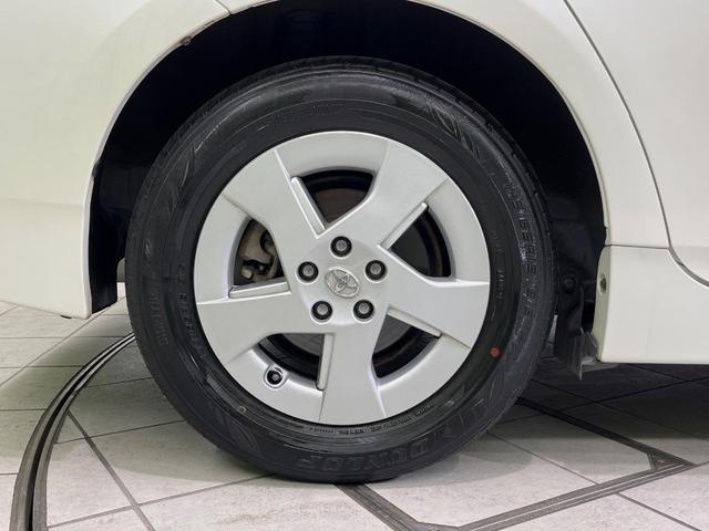 プリウス Ｓ　ＳＤナビ　バックカメラ　禁煙車　ドラレコ　スマートキー　ＥＴＣ　オートライト　オートエアコン　Ｂｌｕｅｔｏｏｔｈ　ＣＤ再生　地デジ　ステアリングスイッチ　フォグライト　プライバシーガラス　盗難防止装置（54枚目）