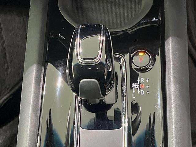 ヴェゼル ハイブリッドX・ホンダセンシング 純正ナビ バックカメラ 衝突軽減装置 ドラレコ ETC レーダークルーズ LEDヘッド パドルシフト ステアリングスイッチ 純正16インチアルミ オートライト オートエアコン 車線逸脱警報 禁煙車(21枚目)