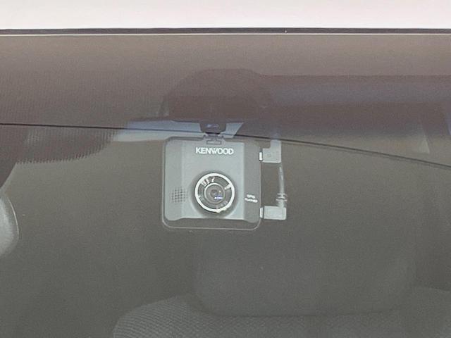 ヴェゼル ハイブリッドＸ　純正メーカーナビ　バックカメラ　衝突軽減装置　禁煙車　ドラレコ　コーナーセンサー　スマートキー　ＬＥＤヘッド　ＥＴＣ　クルーズコントロール　オートライト　オートエアコン　純正１６インチアルミ（6枚目）
