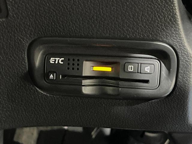 ヴェゼル ハイブリッドＸ　純正メーカーナビ　バックカメラ　衝突軽減装置　禁煙車　ドラレコ　コーナーセンサー　スマートキー　ＬＥＤヘッド　ＥＴＣ　クルーズコントロール　オートライト　オートエアコン　純正１６インチアルミ（7枚目）