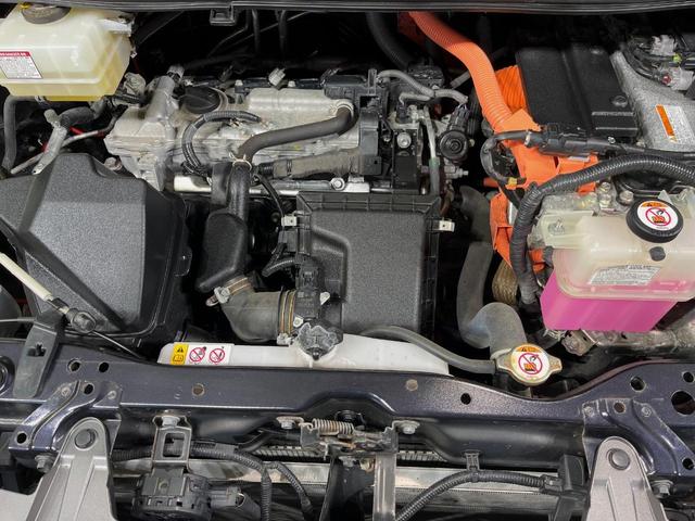 エスクァイア ハイブリッドGi 両側電動スライドドア 純正10ナビ 後席モニター バックカメラ 衝突軽減装置 禁煙車 ハーフレザーシート シートヒーター ドラレコ コーナーセンサー スマートキー LEDヘッドライト ETC クルコン(18枚目)