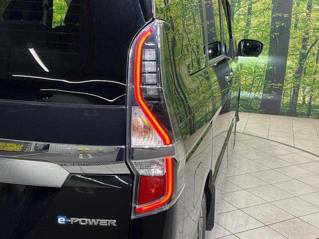 セレナ e-パワー ハイウェイスターV 純正10型ナビ 後席モニター 全周囲カメラ プロパイロット 両側電動スライドドア 衝突軽減装置 レーダークルーズ 禁煙車 ドラレコ コーナーセンサー スマートキー LEDヘッドライト ETC(61枚目)