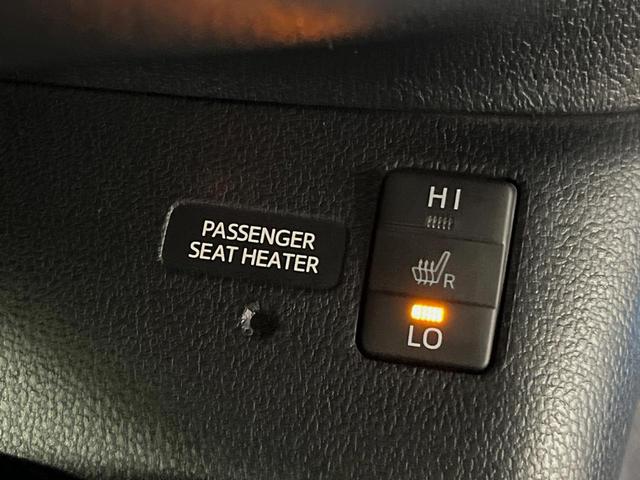 プリウス Aツーリングセレクション 純正9型ナビ バックカメラ 衝突軽減装置 レーダークルーズ 禁煙車 前席シートヒーター ドラレコ コーナーセンサー スマートキー LEDヘッドライト ETC ブラインドスポットモニター 車線逸脱警報(7枚目)