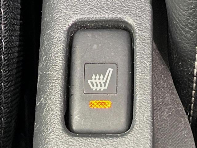 コペン ローブ　ＳＤナビ　バックカメラ　禁煙車　前席シートヒーター　ドラレコ　スマートキー　ＬＥＤヘッドライト　ＥＴＣ　オートライト　オートエアコン　純正１６インチアルミホイル　Ｂｌｕｅｔｏｏｔｈ　革巻きハンドル（6枚目）