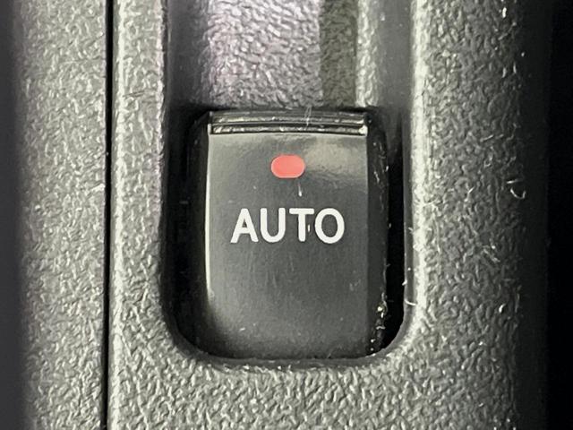 コペン ローブ　ＳＤナビ　バックカメラ　禁煙車　前席シートヒーター　ドラレコ　スマートキー　ＬＥＤヘッドライト　ＥＴＣ　オートライト　オートエアコン　純正１６インチアルミホイル　Ｂｌｕｅｔｏｏｔｈ　革巻きハンドル（40枚目）