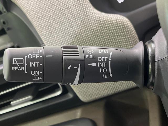 フリード e:HEVエアー EX 登録済未使用車 両側電動スライドドア 衝突軽減装置 レーダークルーズ ハーフレザーシート 前席シートヒーター コーナーセンサー スマートキー LEDヘッドライト オートマチックハイビーム 車線逸脱警報(28枚目)