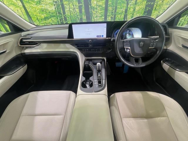 クラウンクロスオーバー Gアドバンスド・レザーパッケージ 4WD 12.3型ナビ 全周囲カメラ 衝突被害軽減装置 AC100V電源 レーダークルーズ 禁煙車 電動リアゲート 本革シート シートヒーター シートエアコン パワーシート ステアリングヒーター(2枚目)