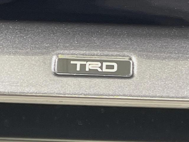 RAV4 G Zパッケージ パノラマルーフ TRDエアロ メーカー10.5型ナビ 全周囲カメラ 4WD 衝突軽減装置 レーダークルーズ 禁煙車 パワーバックドア 合皮シート 前席シートエアコン パワーシート ドラレコ ETC(4枚目)