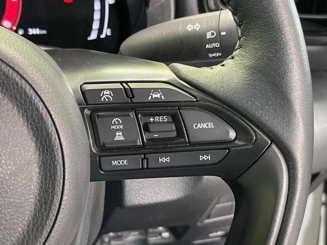 ヤリスクロス Ｚ　純正８型ナビ　全周囲カメラ　衝突軽減装置　ＥＴＣ　レーダークルーズ　前席シートヒーター　ＬＥＤヘッド　純正１８インチアルミ　ステアリングヒーター　オートマチックハイビーム　電動パーキングブレーキ（6枚目）