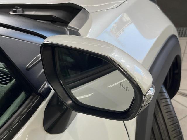 ヤリスクロス Ｚ　純正８型ナビ　全周囲カメラ　衝突軽減装置　ＥＴＣ　レーダークルーズ　前席シートヒーター　ＬＥＤヘッド　純正１８インチアルミ　ステアリングヒーター　オートマチックハイビーム　電動パーキングブレーキ（7枚目）