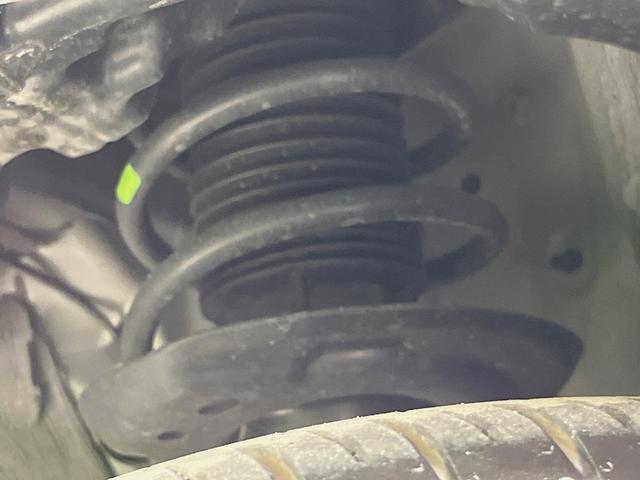 ヤリスクロス Ｚ　純正８型ナビ　全周囲カメラ　衝突軽減装置　ＥＴＣ　レーダークルーズ　前席シートヒーター　ＬＥＤヘッド　純正１８インチアルミ　ステアリングヒーター　オートマチックハイビーム　電動パーキングブレーキ（20枚目）