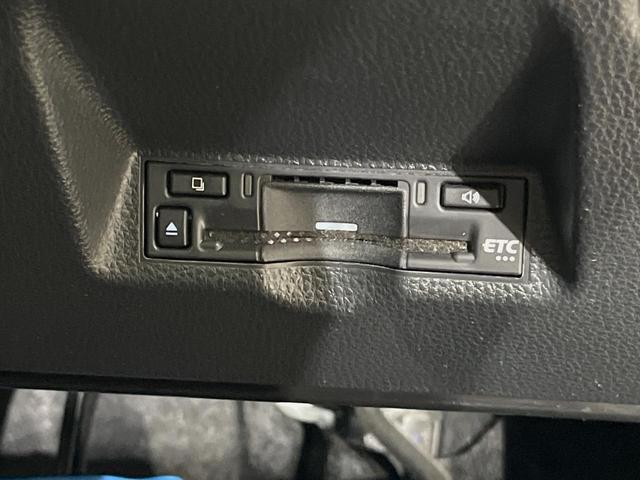 ヤリスクロス Ｚ　純正８型ナビ　全周囲カメラ　衝突軽減装置　ＥＴＣ　レーダークルーズ　前席シートヒーター　ＬＥＤヘッド　純正１８インチアルミ　ステアリングヒーター　オートマチックハイビーム　電動パーキングブレーキ（24枚目）