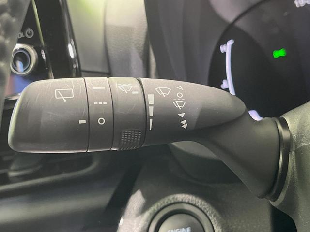 ヤリスクロス Ｚ　純正８型ナビ　全周囲カメラ　衝突軽減装置　ＥＴＣ　レーダークルーズ　前席シートヒーター　ＬＥＤヘッド　純正１８インチアルミ　ステアリングヒーター　オートマチックハイビーム　電動パーキングブレーキ（28枚目）