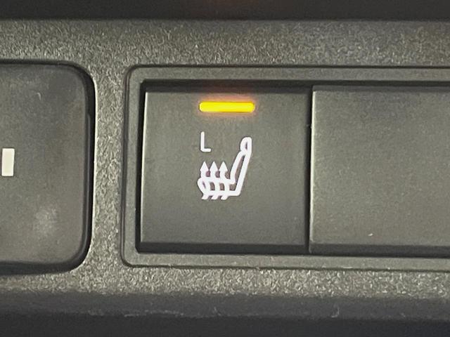 ヤリスクロス Ｚ　純正８型ナビ　全周囲カメラ　衝突軽減装置　ＥＴＣ　レーダークルーズ　前席シートヒーター　ＬＥＤヘッド　純正１８インチアルミ　ステアリングヒーター　オートマチックハイビーム　電動パーキングブレーキ（32枚目）