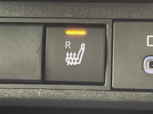 ヤリスクロス Ｚ　純正８型ナビ　全周囲カメラ　衝突軽減装置　ＥＴＣ　レーダークルーズ　前席シートヒーター　ＬＥＤヘッド　純正１８インチアルミ　ステアリングヒーター　オートマチックハイビーム　電動パーキングブレーキ（33枚目）