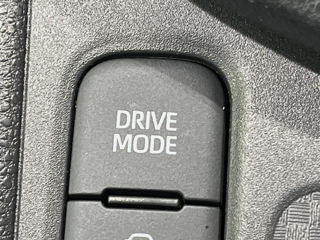 ヤリスクロス Ｚ　純正８型ナビ　全周囲カメラ　衝突軽減装置　ＥＴＣ　レーダークルーズ　前席シートヒーター　ＬＥＤヘッド　純正１８インチアルミ　ステアリングヒーター　オートマチックハイビーム　電動パーキングブレーキ（41枚目）