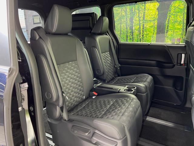 ヴォクシー S-Z メーカー10.5型ナビ バックカメラ 両側電動スライドドア 衝突軽減装置 レーダークルーズ 禁煙車 パワーバックドア ハーフレザーシート 前席中列シートヒーター 前後ドラレコ コーナーセンサー ETC(8枚目)