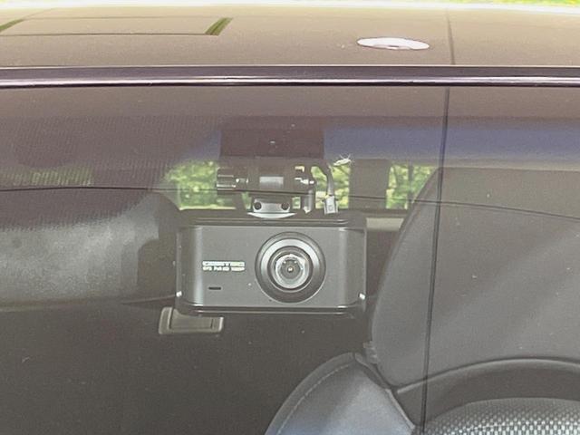 CR-Z α 6MT ガラスルーフ 純正ナビ バックカメラ 禁煙車 ドラレコ スマートキー HIDヘッドライト ETC クルーズコントロール オートライト オートエアコン 純正16インチアルミホイル 革巻きハンドル(6枚目)