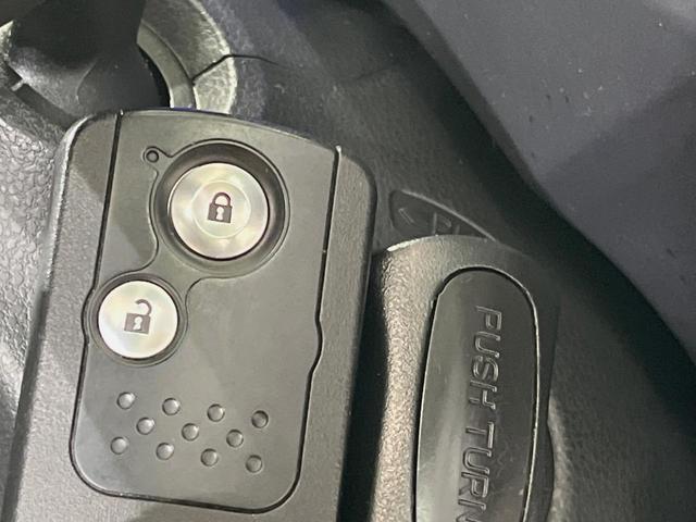 CR-Z α 6MT ガラスルーフ 純正ナビ バックカメラ 禁煙車 ドラレコ スマートキー HIDヘッドライト ETC クルーズコントロール オートライト オートエアコン 純正16インチアルミホイル 革巻きハンドル(25枚目)