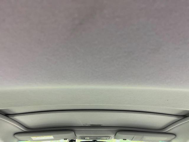 CR-Z α 6MT ガラスルーフ 純正ナビ バックカメラ 禁煙車 ドラレコ スマートキー HIDヘッドライト ETC クルーズコントロール オートライト オートエアコン 純正16インチアルミホイル 革巻きハンドル(40枚目)