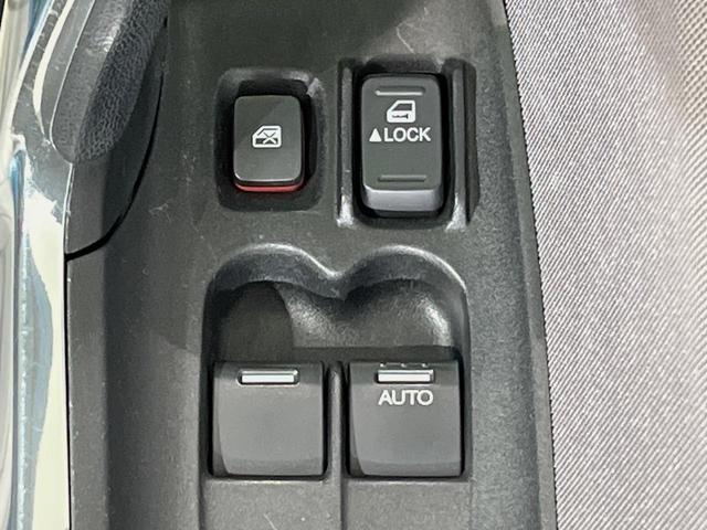 CR-Z α 6MT ガラスルーフ 純正ナビ バックカメラ 禁煙車 ドラレコ スマートキー HIDヘッドライト ETC クルーズコントロール オートライト オートエアコン 純正16インチアルミホイル 革巻きハンドル(42枚目)