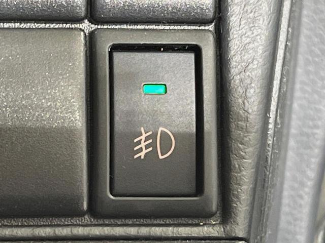 AZワゴンカスタムスタイル XS SDナビ バックカメラ 禁煙車 前後ドラレコ スマートキー HIDヘッドライト オートエアコン フォグランプ 革巻きハンドル 純正14インチアルミホイール 盗難防止装置 プライバシーガラス(24枚目)