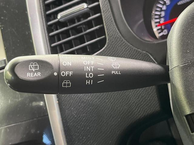 AZワゴンカスタムスタイル XS SDナビ バックカメラ 禁煙車 前後ドラレコ スマートキー HIDヘッドライト オートエアコン フォグランプ 革巻きハンドル 純正14インチアルミホイール 盗難防止装置 プライバシーガラス(26枚目)