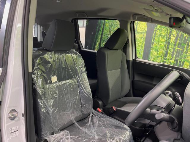 シエンタ ハイブリッドＸ　登録済未使用車　電動スライドドア　衝突軽減装置　レーダークルーズ　コーナーセンサー　スマートキー　ＬＥＤヘッドライト　７人乗り　オートマチックハイビーム　車線逸脱警報　オートライト　オートエアコン（7枚目）