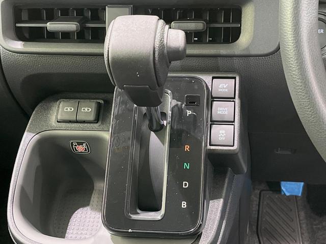 シエンタ ハイブリッドＸ　登録済未使用車　電動スライドドア　衝突軽減装置　レーダークルーズ　コーナーセンサー　スマートキー　ＬＥＤヘッドライト　７人乗り　オートマチックハイビーム　車線逸脱警報　オートライト　オートエアコン（21枚目）