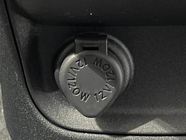 シエンタ ハイブリッドＸ　登録済未使用車　電動スライドドア　衝突軽減装置　レーダークルーズ　コーナーセンサー　スマートキー　ＬＥＤヘッドライト　７人乗り　オートマチックハイビーム　車線逸脱警報　オートライト　オートエアコン（33枚目）