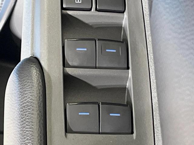 シエンタ ハイブリッドＸ　登録済未使用車　電動スライドドア　衝突軽減装置　レーダークルーズ　コーナーセンサー　スマートキー　ＬＥＤヘッドライト　７人乗り　オートマチックハイビーム　車線逸脱警報　オートライト　オートエアコン（40枚目）