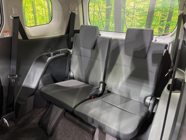 シエンタ ハイブリッドＸ　登録済未使用車　電動スライドドア　衝突軽減装置　レーダークルーズ　コーナーセンサー　スマートキー　ＬＥＤヘッドライト　７人乗り　オートマチックハイビーム　車線逸脱警報　オートライト　オートエアコン（45枚目）