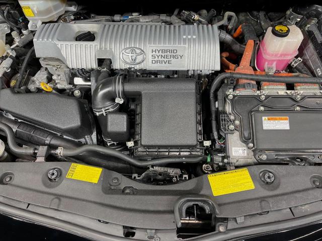 プリウス Ｇツーリングセレクションレザーパッケージ　純正８型ナビ　バックカメラ　衝突軽減装置　レーダークルーズ　禁煙車　革シート　運転席パワーシート　前席シートヒーター　スマートキー　ＬＥＤヘッド　ＥＴＣ　オートライト　オートエアコン　盗難防止装置（18枚目）