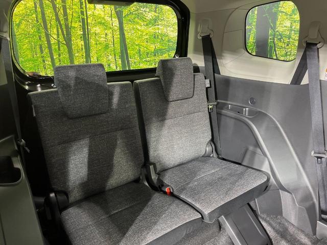 シエンタ ハイブリッドＺ　禁煙車　セーフティセンス　レーダークルーズ　両側電動スライドドア　純正１０．５型ナビ　全周囲カメラ　ＥＴＣ　ＬＥＤヘッドライト　オートマチックハイビーム　オートエアコン　スマートキー　プッシュスタート（9枚目）