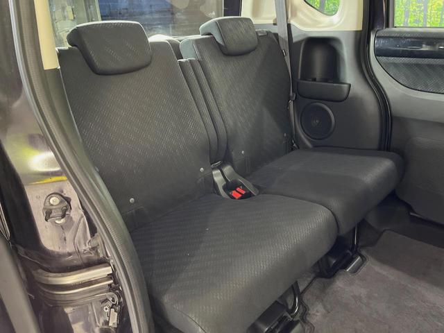 後部座席も気になるようなキズ・汚れやへたり等、大きなダメージはなく、良好な状態です。