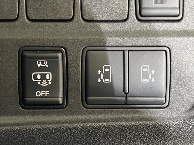 セレナ ハイウェイスターＶ　純正９型ナビ　両側電動スライド　フリップダウン　バックカメラ　衝突軽減装置　プロパイロット　禁煙車　ドラレコ　コーナーセンサー　レーンキープ　スマートキー　ＬＥＤヘッド　オートマチックハイビー（4枚目）