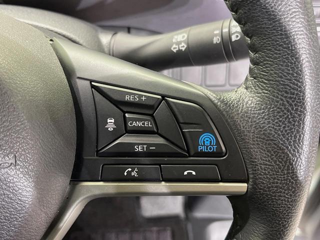 セレナ ハイウェイスターＶ　純正９型ナビ　両側電動スライド　フリップダウン　バックカメラ　衝突軽減装置　プロパイロット　禁煙車　ドラレコ　コーナーセンサー　レーンキープ　スマートキー　ＬＥＤヘッド　オートマチックハイビー（7枚目）