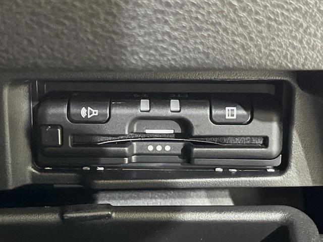 セレナ ハイウェイスターＶ　純正９型ナビ　両側電動スライド　フリップダウン　バックカメラ　衝突軽減装置　プロパイロット　禁煙車　ドラレコ　コーナーセンサー　レーンキープ　スマートキー　ＬＥＤヘッド　オートマチックハイビー（28枚目）