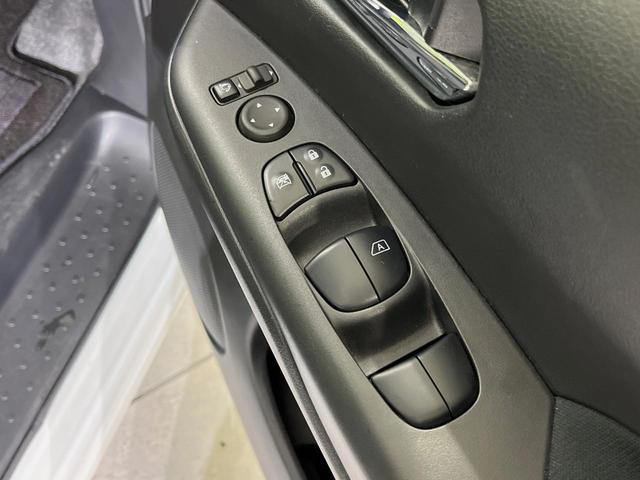 セレナ ハイウェイスターＶ　純正９型ナビ　両側電動スライド　フリップダウン　バックカメラ　衝突軽減装置　プロパイロット　禁煙車　ドラレコ　コーナーセンサー　レーンキープ　スマートキー　ＬＥＤヘッド　オートマチックハイビー（32枚目）