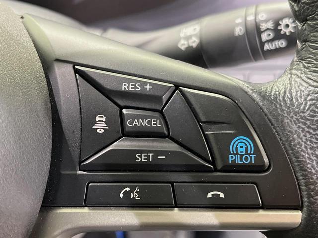 セレナ e-パワー ハイウェイスターV 純正10型ナビ 全周囲カメラ 後席モニター 両側電動スライドドア 衝突軽減装置 プロパイロット 禁煙車 ドラレコ コーナーセンサー スマートキー LEDヘッドライト ETC オートマチックハイビーム(6枚目)