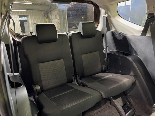 シエンタ Ｇ　ディスプレイオーディオ　全周囲カメラ　後席モニター　両側電動スライドドア　衝突軽減装置　禁煙車　ドラレコ　コーナーセンサー　スマートキー　ＥＴＣ　オートマチックハイビーム　車線逸脱警報　オートライト（9枚目）