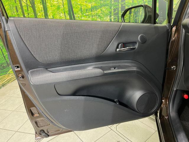 シエンタ Ｇ　ディスプレイオーディオ　全周囲カメラ　後席モニター　両側電動スライドドア　衝突軽減装置　禁煙車　ドラレコ　コーナーセンサー　スマートキー　ＥＴＣ　オートマチックハイビーム　車線逸脱警報　オートライト（45枚目）