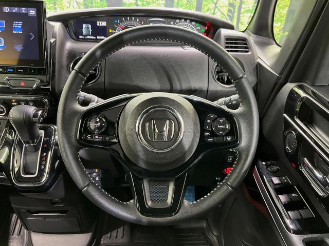 【純正革巻きステアリング】上質な革を使用することで、手にしっかり馴染みとても運転しやすいハンドルです♪