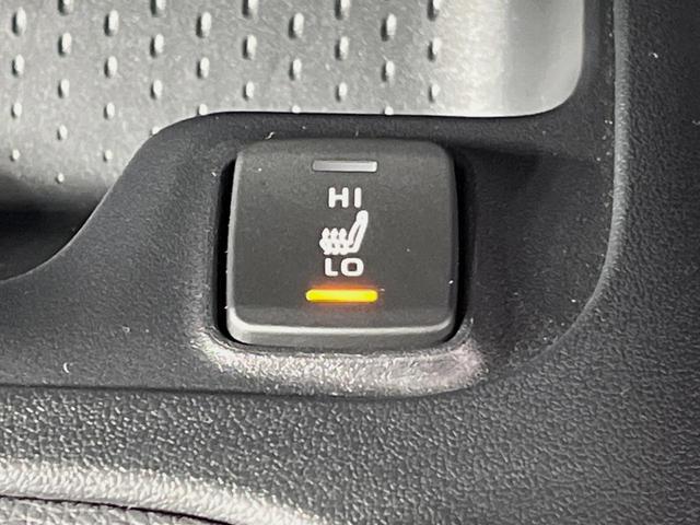 カローラツーリング ハイブリッド ダブルバイビー 純正10型ディスプレイオーディオ バックカメラ 衝突軽減装置 ETC シートヒーター レーダークルーズ 車線逸脱警報 純正17インチアルミ LEDヘッド ステアリングヒーター 電動パーキングブレーキ(7枚目)