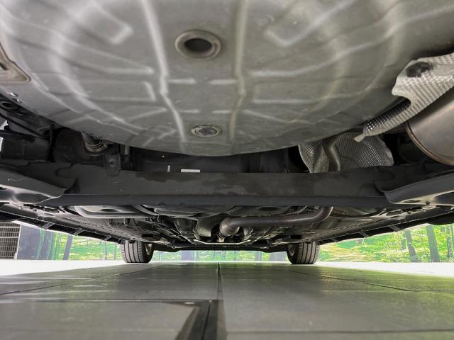 ノート e-パワーニスモ 純正ナビ 全周囲カメラ 衝突軽減装置 レーダークルーズ 禁煙車 ドラレコ コーナーセンサー スマートキー LEDヘッドライト ETC オートハイビーム 車線逸脱警報 オートライト 革巻きハンドル(18枚目)