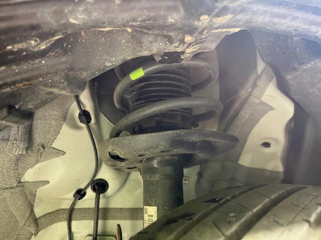 ヤリスクロス G メーカー8型ナビ バックカメラ 衝突軽減装置 レーダークルーズ 禁煙車 2トーンカラー ドラレコ コーナーセンサー スマートキー ETC オートマチックハイビーム 車線逸脱警報 オートライト フルセグ(20枚目)