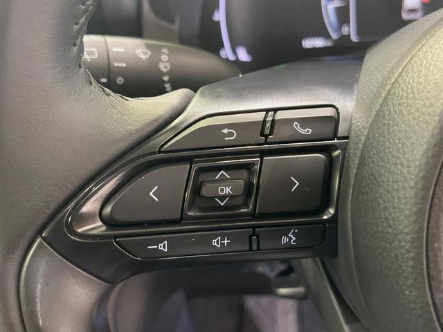 ヤリスクロス G メーカー8型ナビ バックカメラ 衝突軽減装置 レーダークルーズ 禁煙車 2トーンカラー ドラレコ コーナーセンサー スマートキー ETC オートマチックハイビーム 車線逸脱警報 オートライト フルセグ(34枚目)