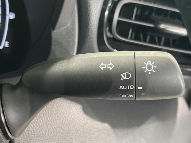 ヤリスクロス G メーカー8型ナビ バックカメラ 衝突軽減装置 レーダークルーズ 禁煙車 2トーンカラー ドラレコ コーナーセンサー スマートキー ETC オートマチックハイビーム 車線逸脱警報 オートライト フルセグ(36枚目)