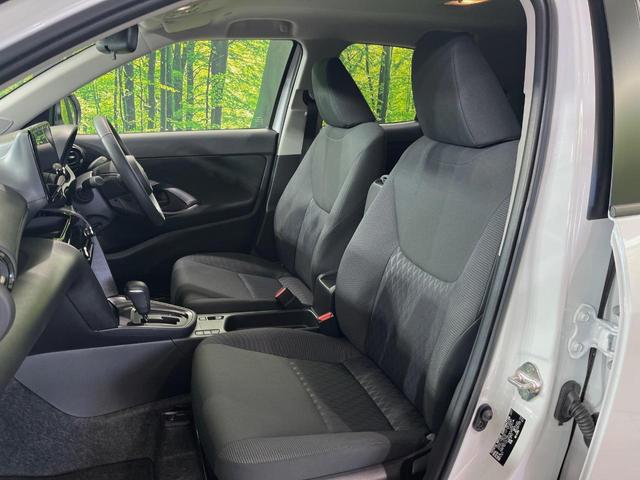 ヤリスクロス G メーカー8型ナビ バックカメラ 衝突軽減装置 レーダークルーズ 禁煙車 2トーンカラー ドラレコ コーナーセンサー スマートキー ETC オートマチックハイビーム 車線逸脱警報 オートライト フルセグ(43枚目)