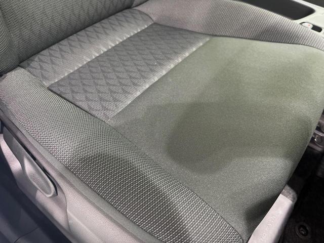 ヤリスクロス G メーカー8型ナビ バックカメラ 衝突軽減装置 レーダークルーズ 禁煙車 2トーンカラー ドラレコ コーナーセンサー スマートキー ETC オートマチックハイビーム 車線逸脱警報 オートライト フルセグ(46枚目)